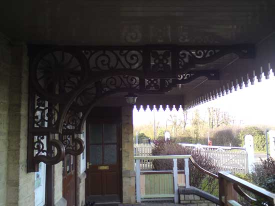 Heritage Station Roof Bracket